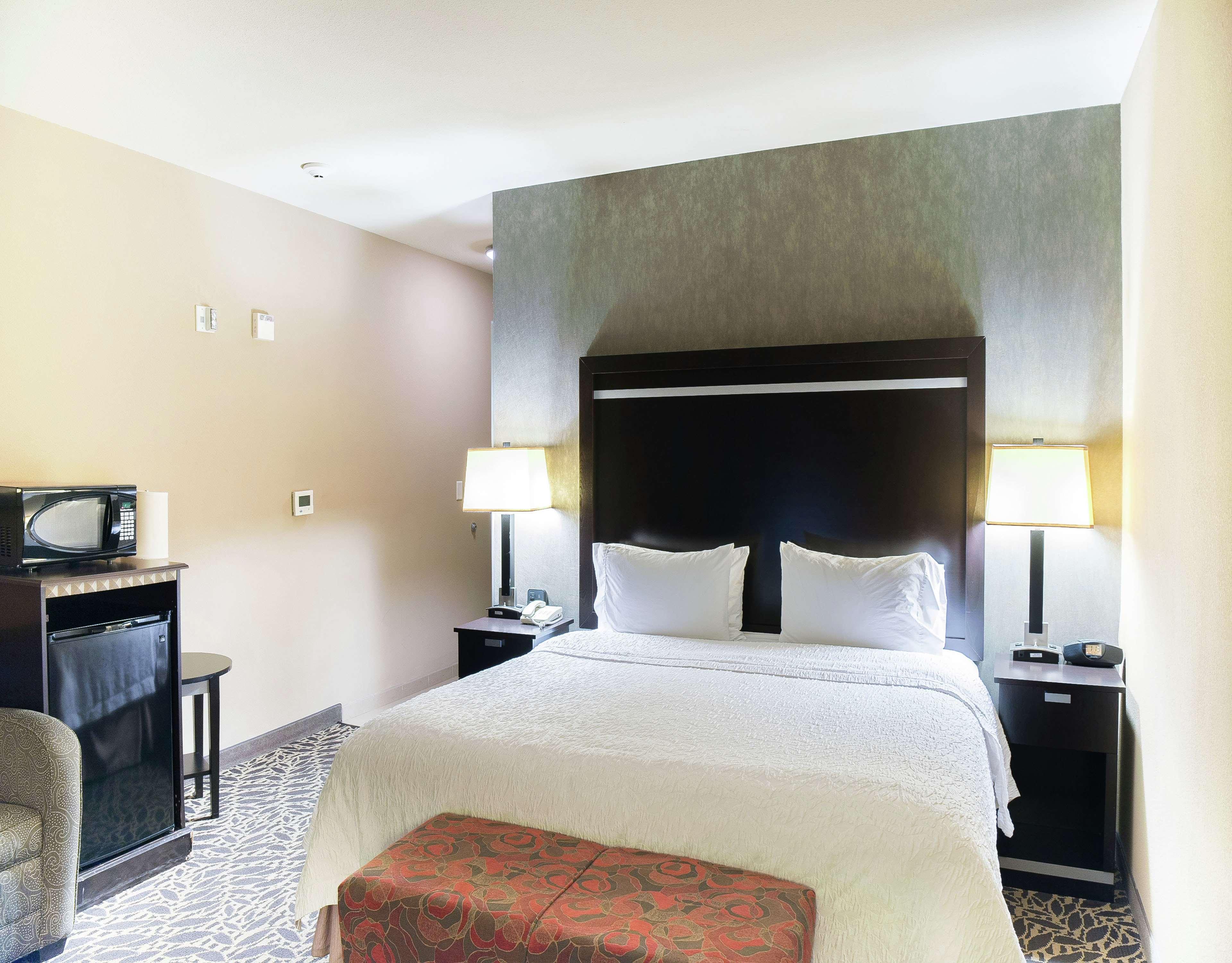 Hampton Inn & Suites Бей Сити Екстериор снимка