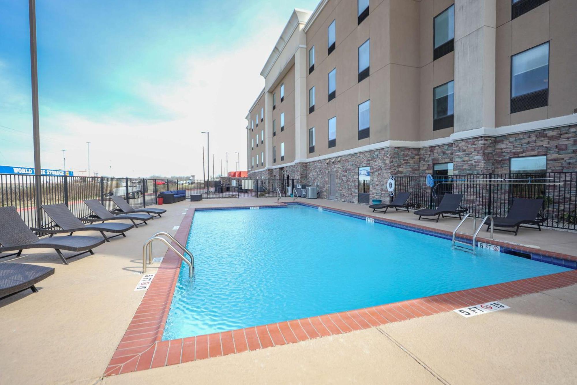 Hampton Inn & Suites Бей Сити Екстериор снимка